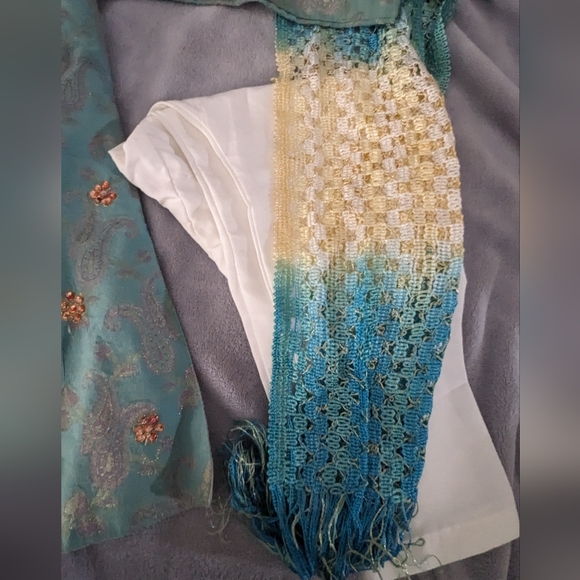 Indian Outfit - Picture 4 of 4